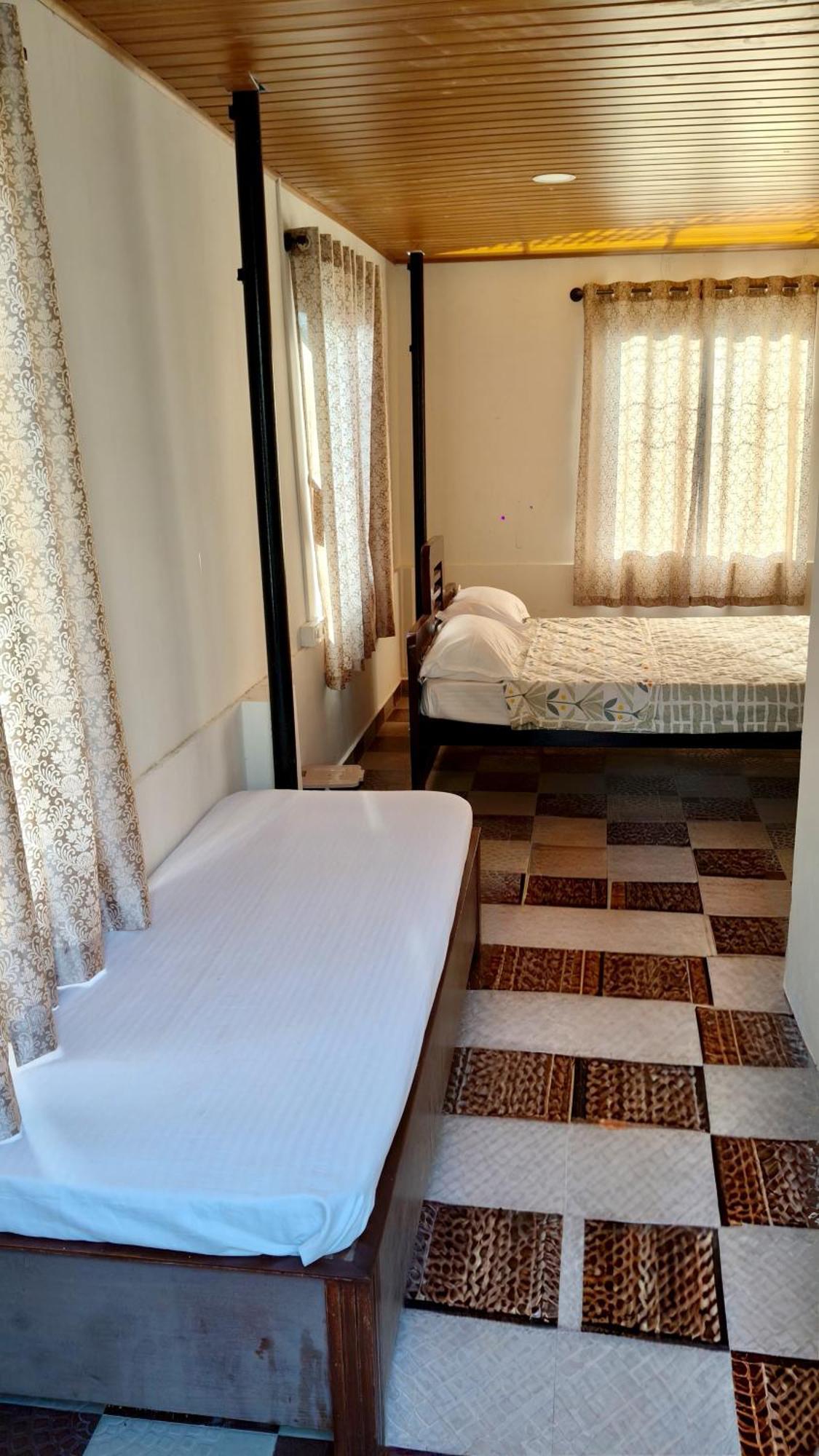 Flintstone Home Kushalnagar Luaran gambar