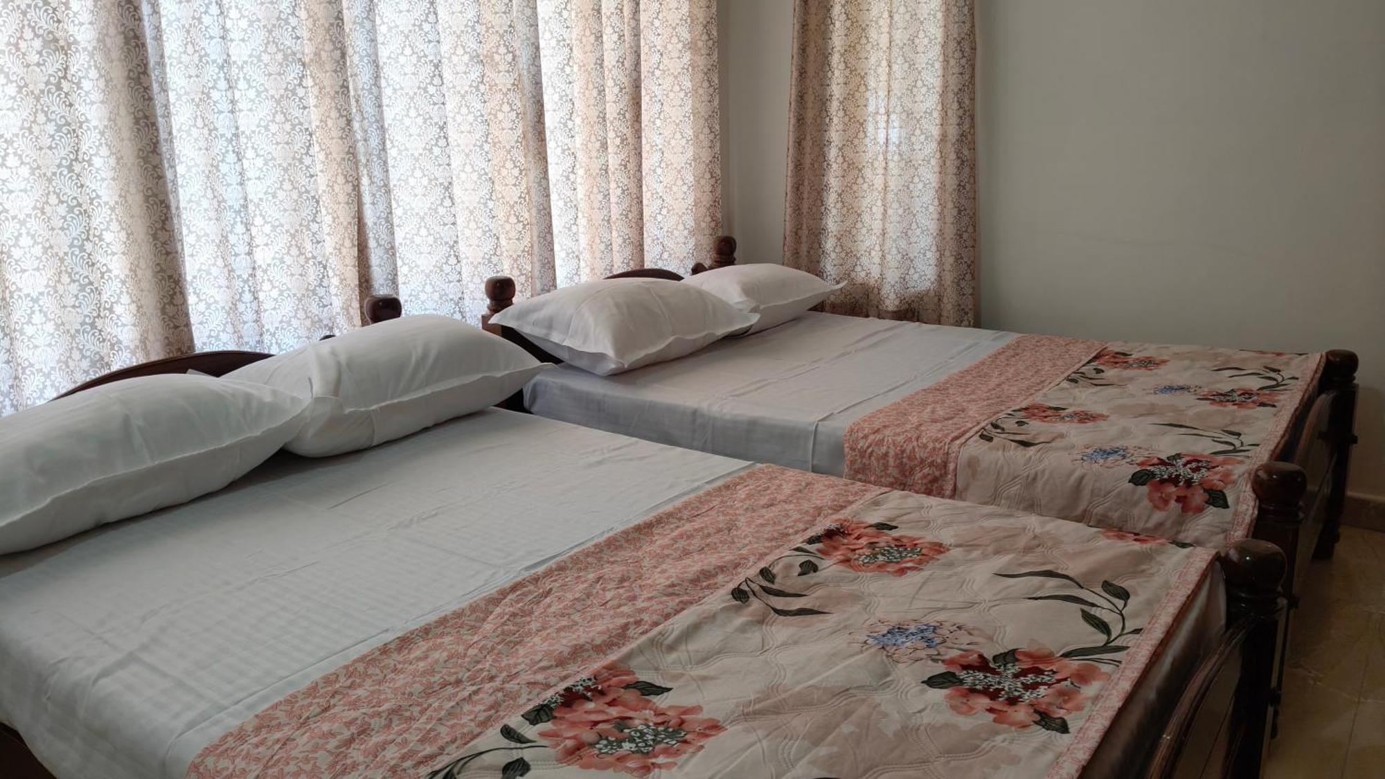 Flintstone Home Kushalnagar Luaran gambar